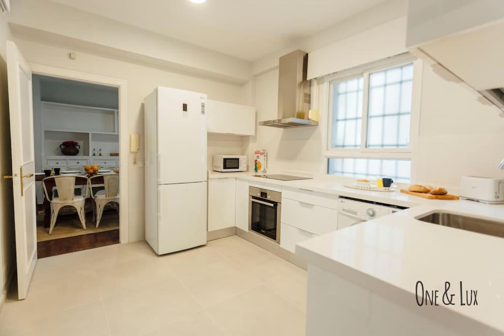 O&L Aire - Spacious And Bright Apartment In The Heart Of Севілья Екстер'єр фото